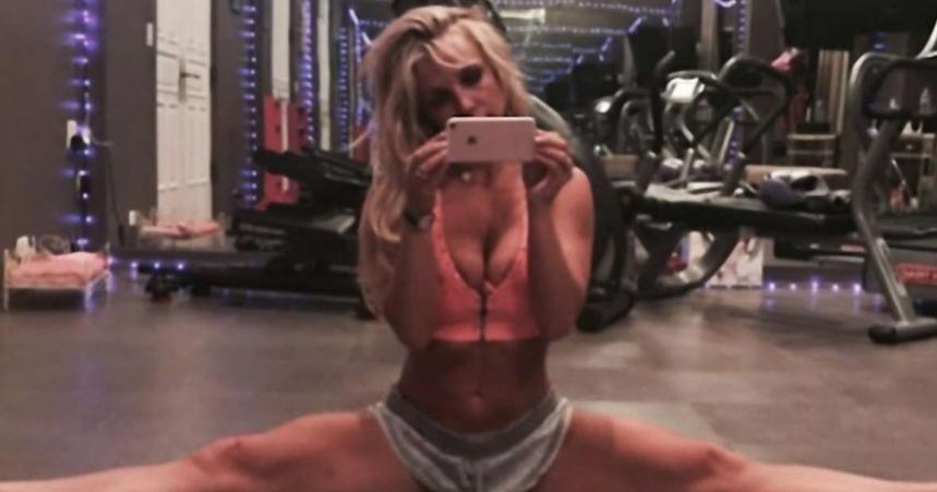 Britney Spears Nude Pics and Shocking Backstage Porn
