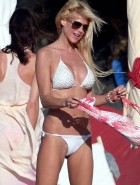 Victoria Silvstedt Busty Bikini Pictures