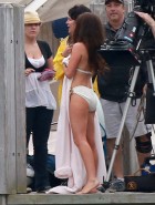 Isla Fisher Booty In A Bikini
