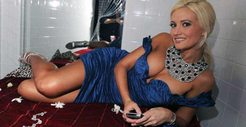 Holly Madison Cleavage Photos & Sex Tape & Hot Photos Collection